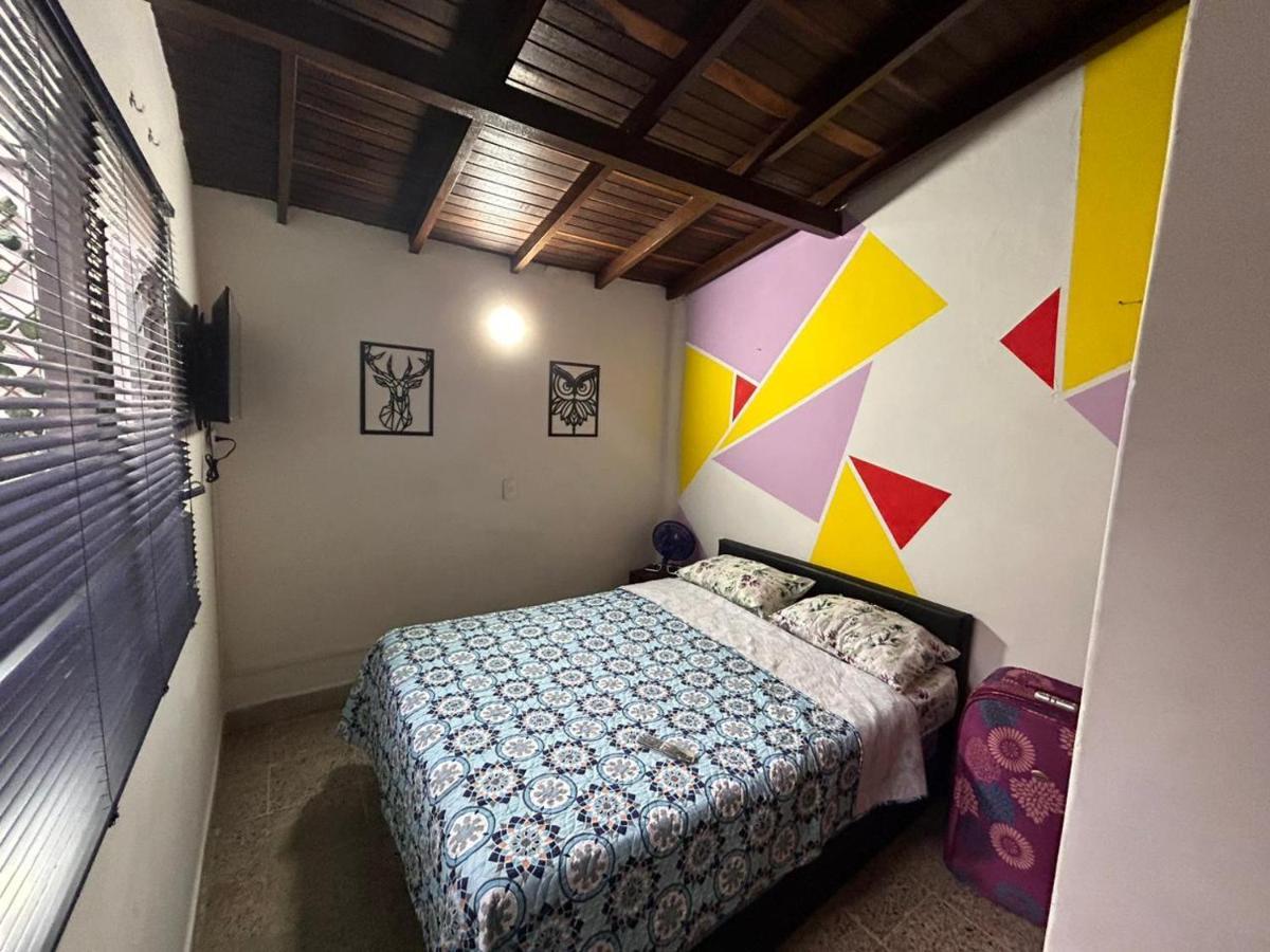 Hostel Urban City ميديلين المظهر الخارجي الصورة