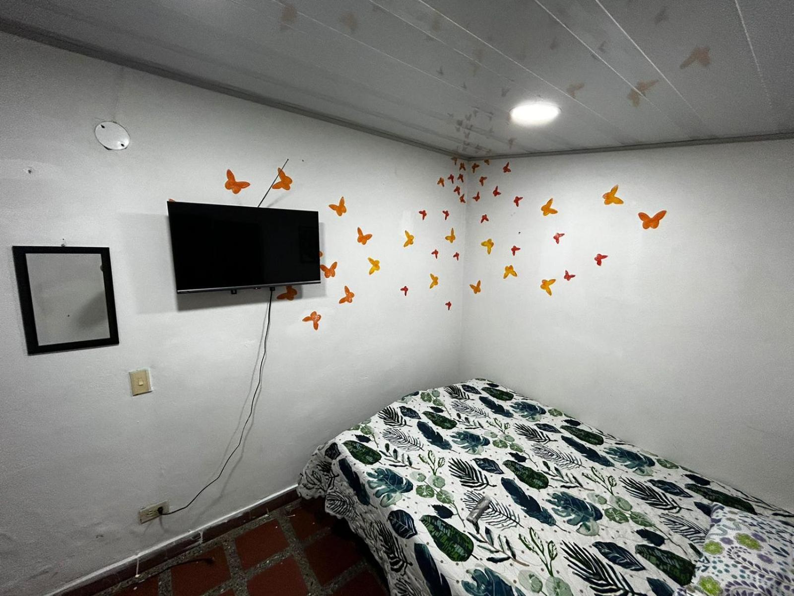 Hostel Urban City ميديلين المظهر الخارجي الصورة