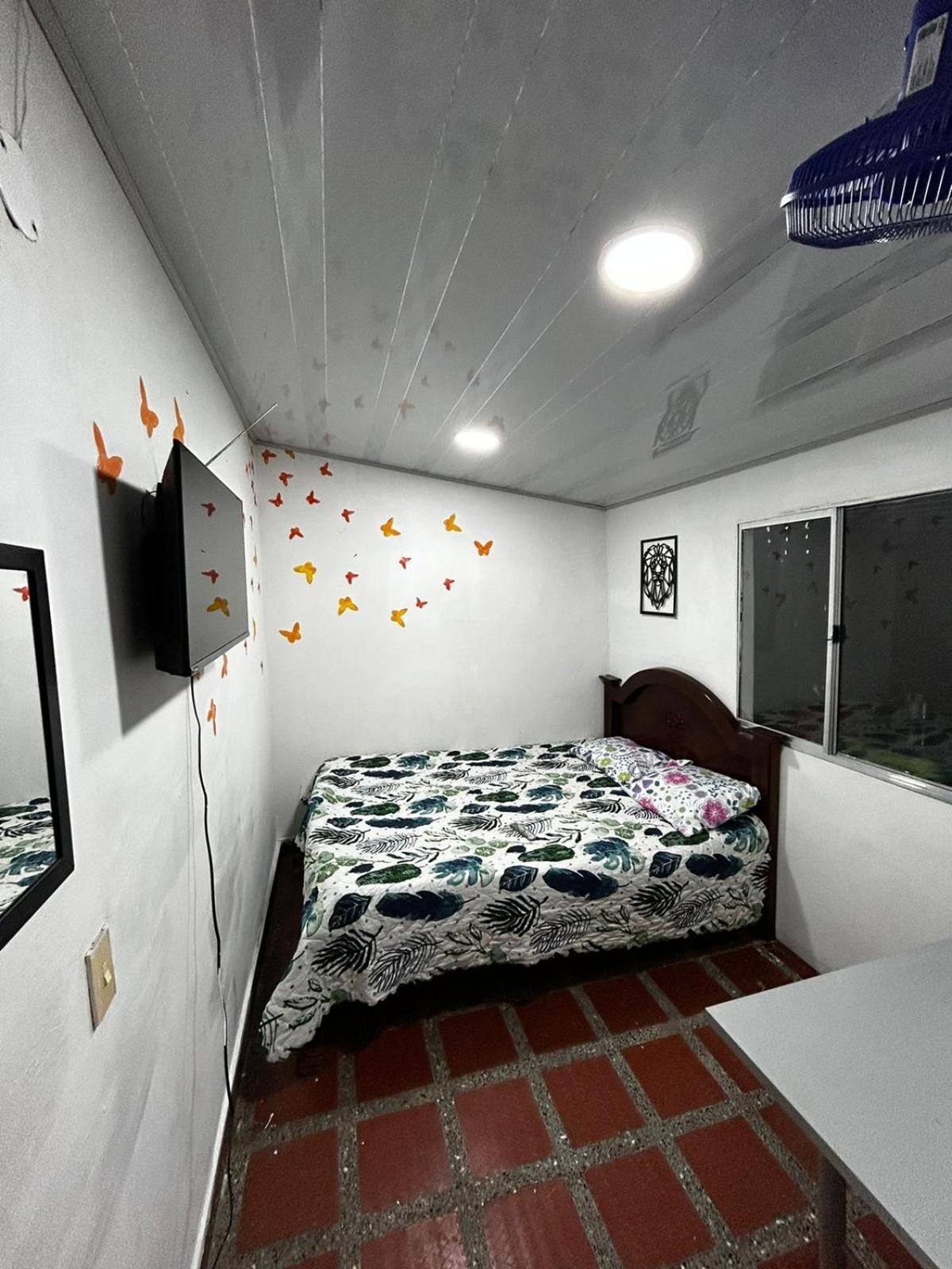 Hostel Urban City ميديلين المظهر الخارجي الصورة