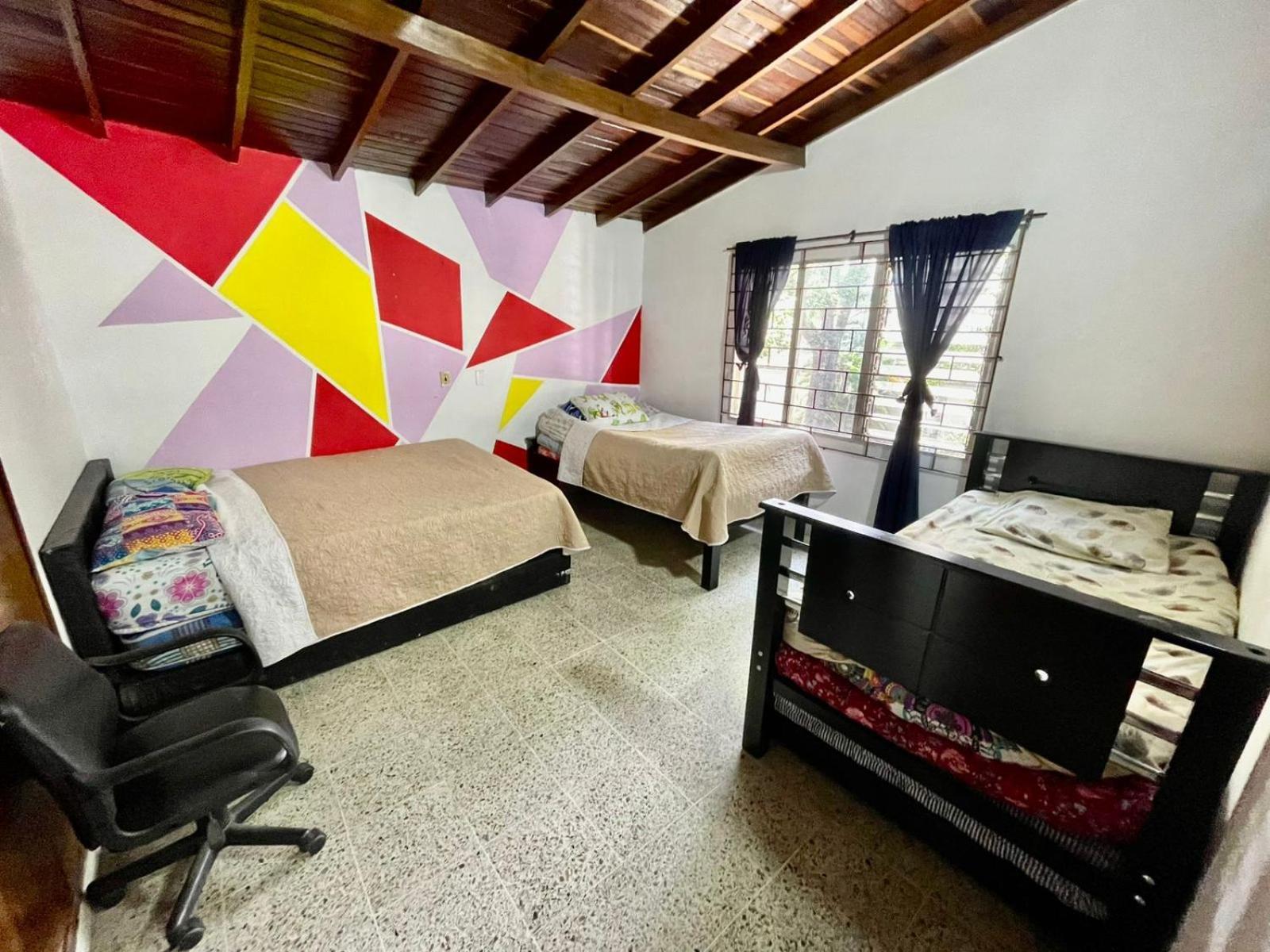 Hostel Urban City ميديلين المظهر الخارجي الصورة