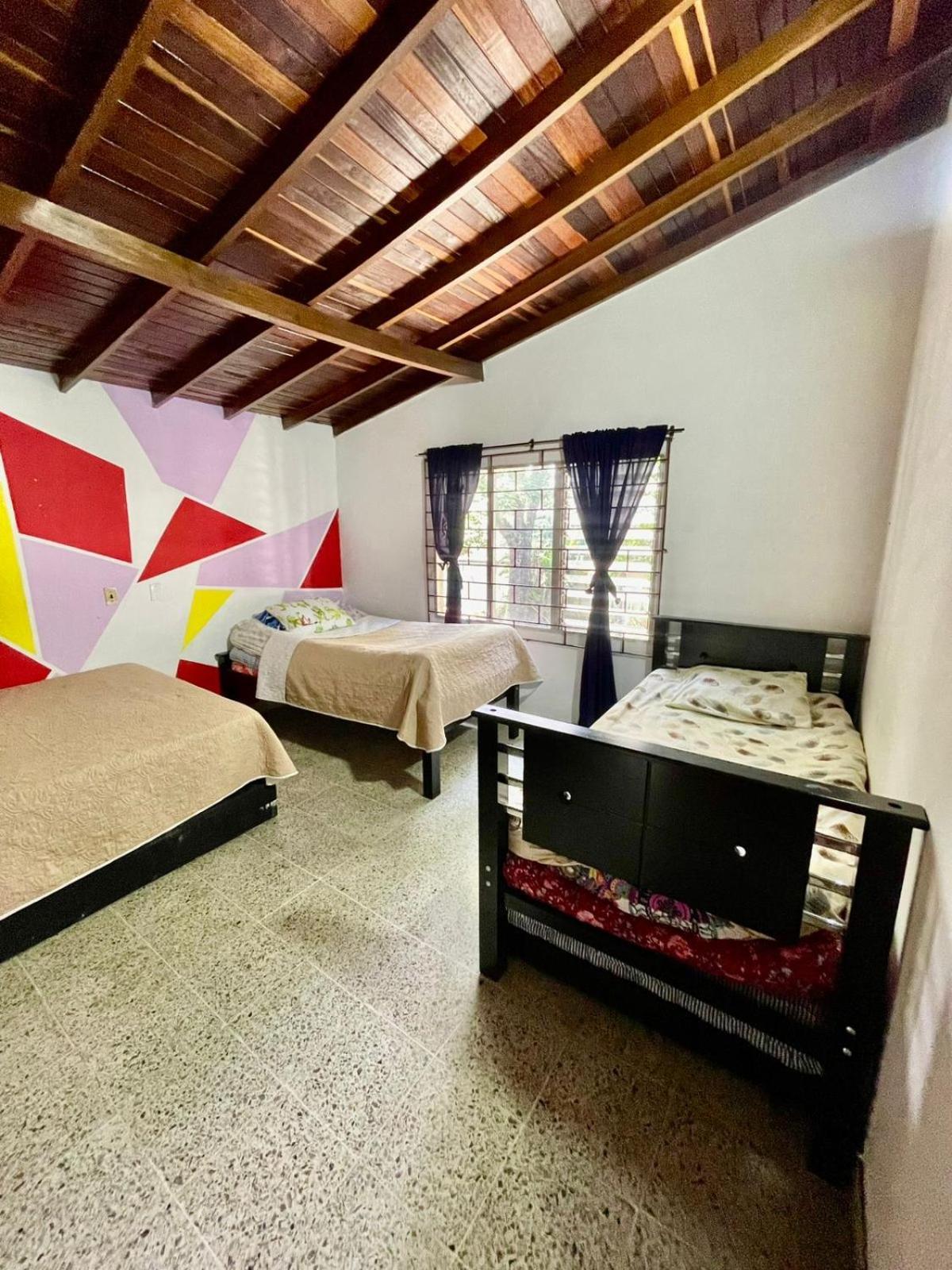 Hostel Urban City ميديلين المظهر الخارجي الصورة